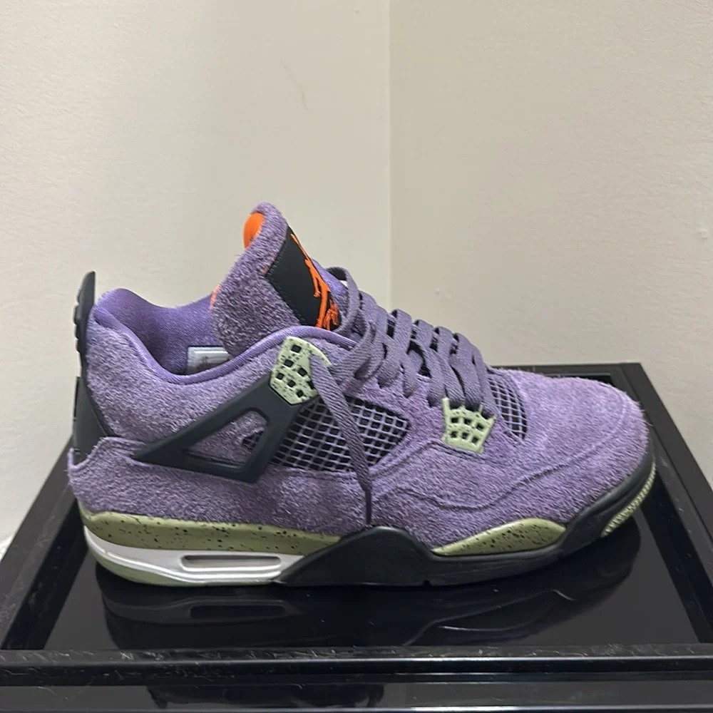 Jordan 4 retro ( canyon purple ) size 11 US men - Picture 7 of 9